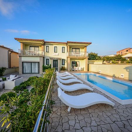 Sunset Deluxe Apartments Вир Екстер'єр фото