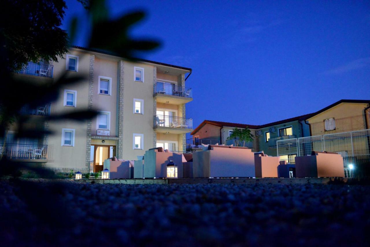 Sunset Deluxe Apartments Вир Екстер'єр фото