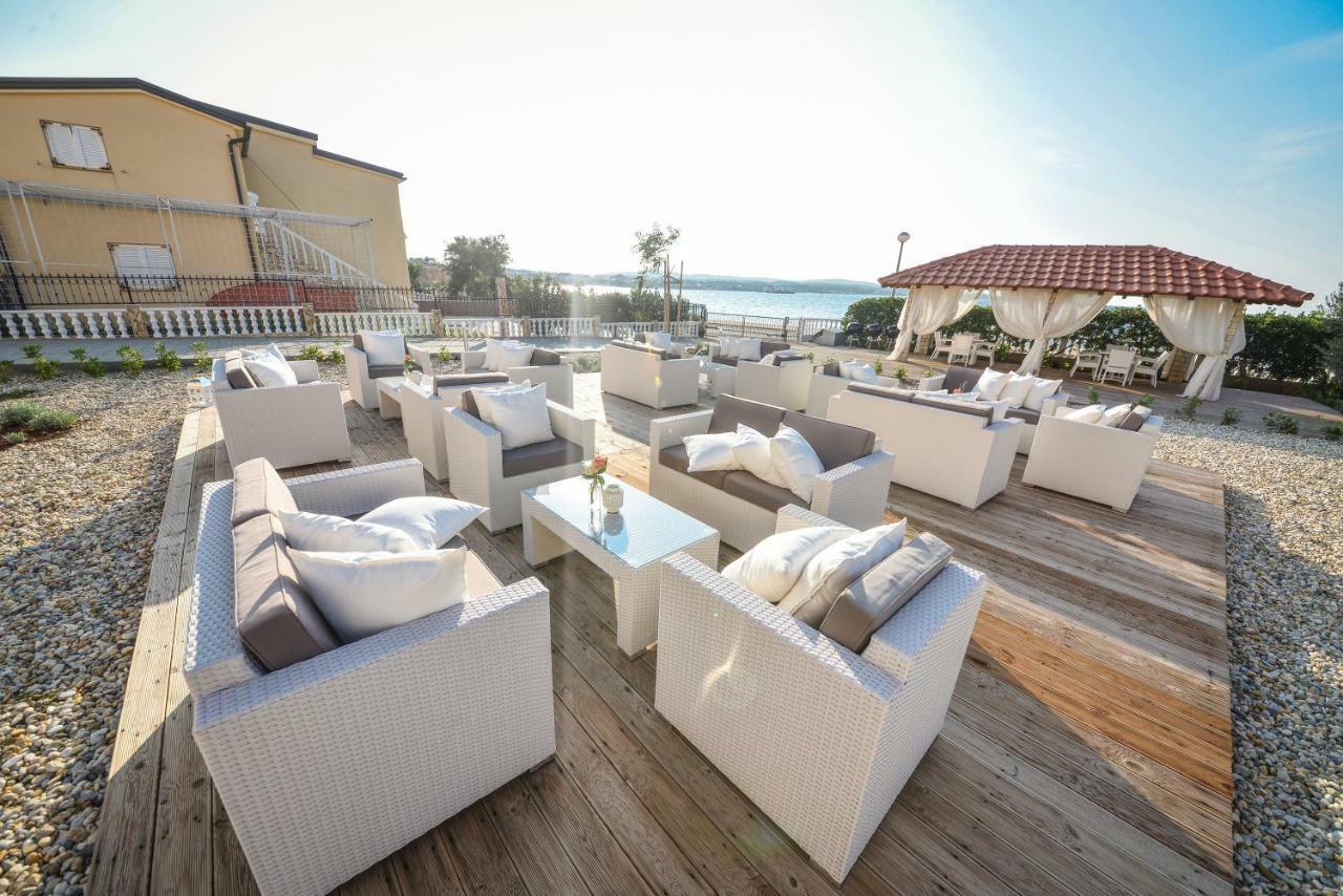 Sunset Deluxe Apartments Вир Екстер'єр фото