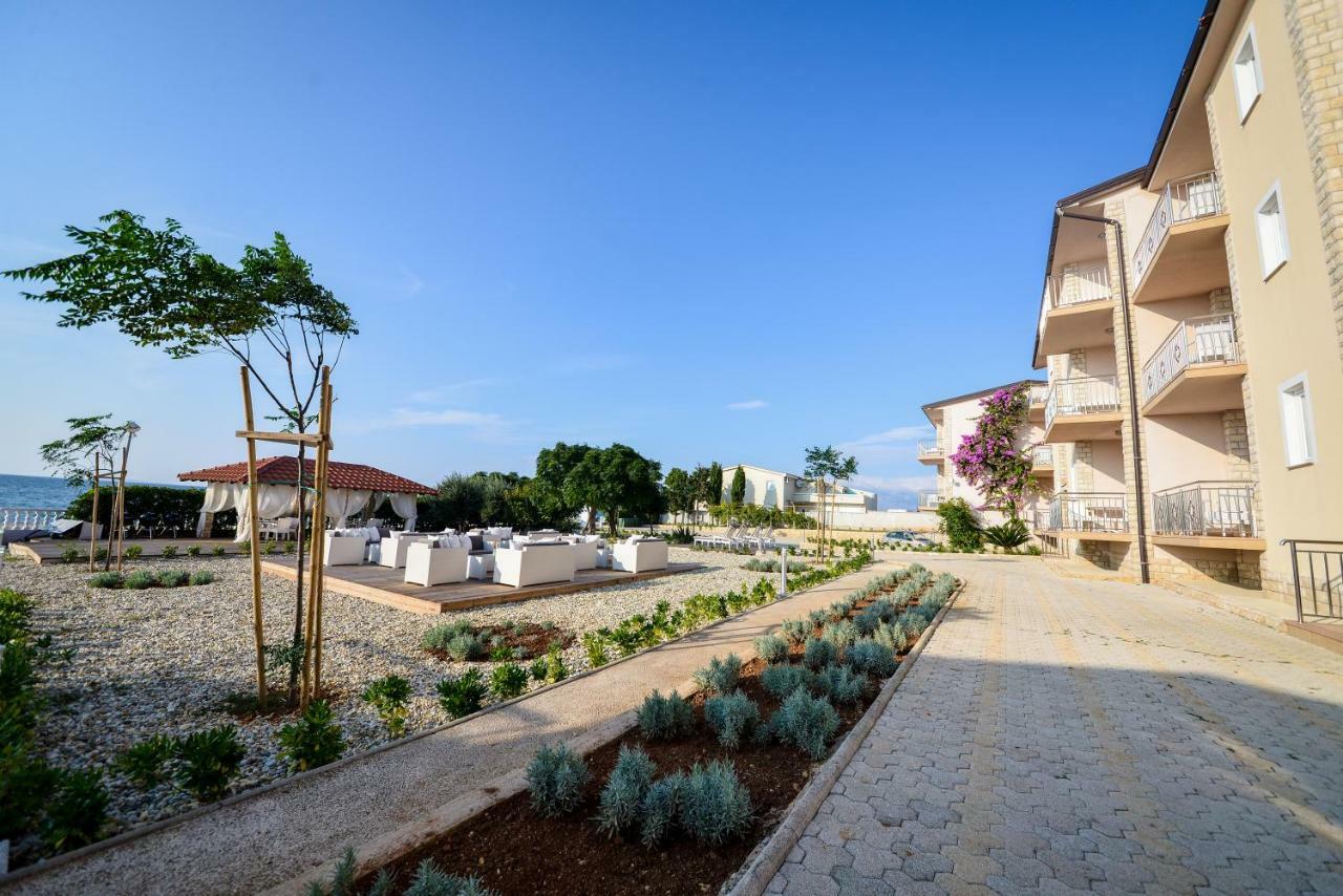 Sunset Deluxe Apartments Вир Екстер'єр фото